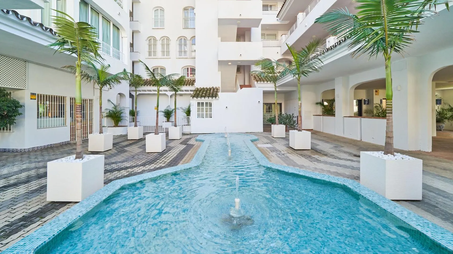 Marbella Banus Suites - Banus, Modern, Bright And Balcony 0*,